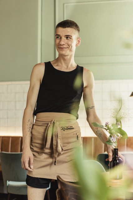 Miguel hat ene Leidenschaft und das ist die frischa Blumendeko im Her Knillmann, hierbei hat er große Freude und widmet sich immer mit größter Hingabe